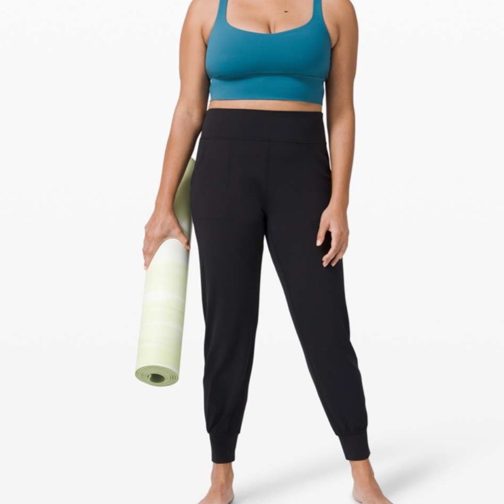 Lululemon Align Joggers 28’ - Picture 3 of 3